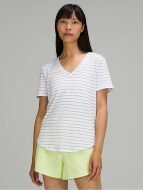Lululemon Love Tee Short Sleeve V-Neck T-Shirt, size 8